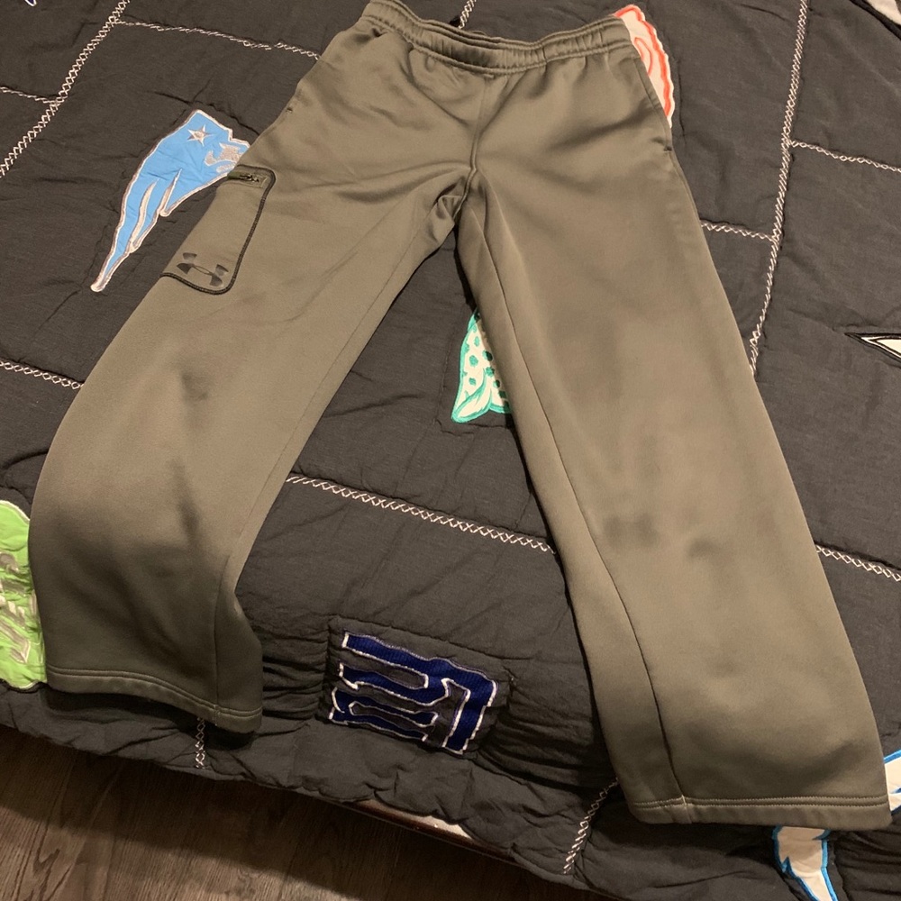 Under Armour Storm Pants in Army Green